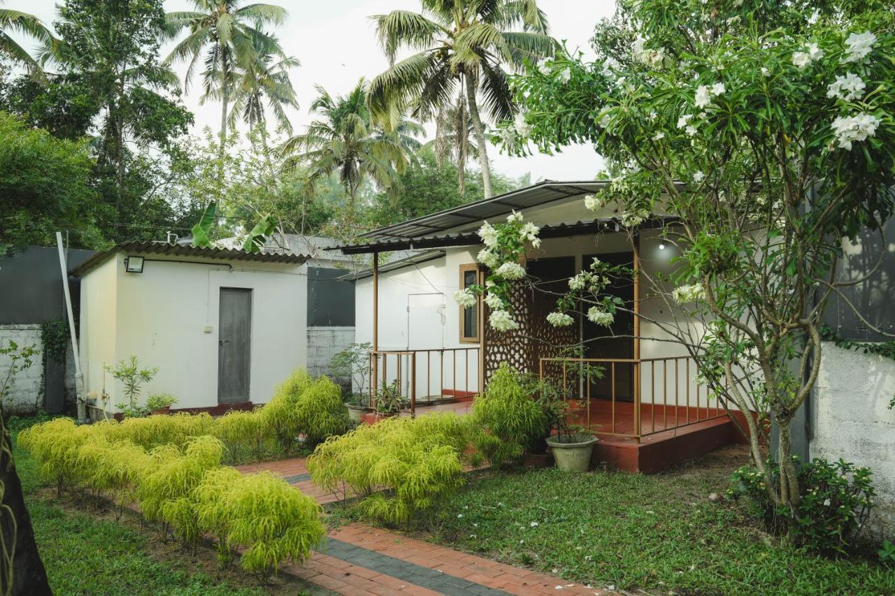 Waves And Shores Beach Villa Mararikulam Exterior photo