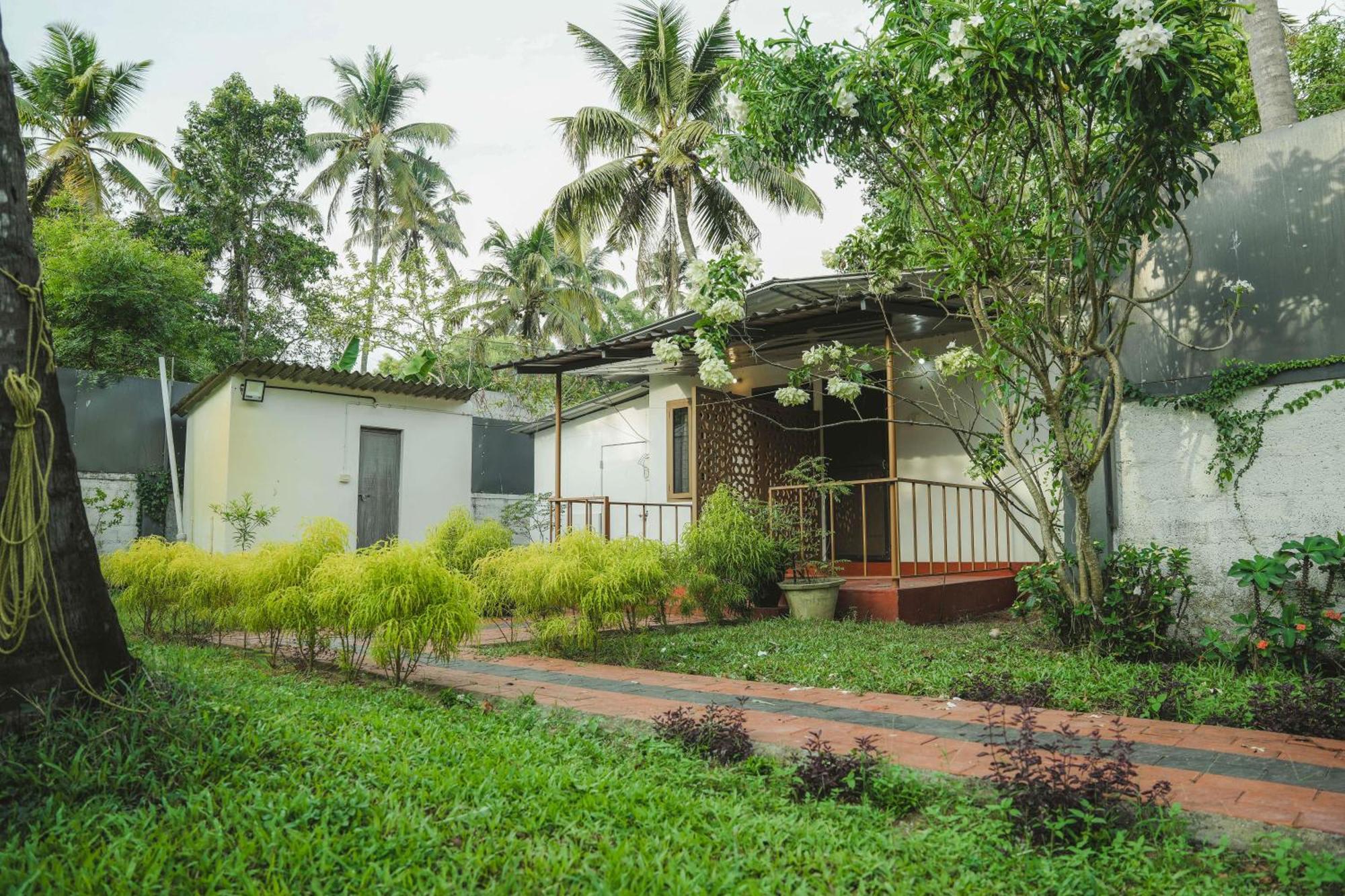 Waves And Shores Beach Villa Mararikulam Exterior photo